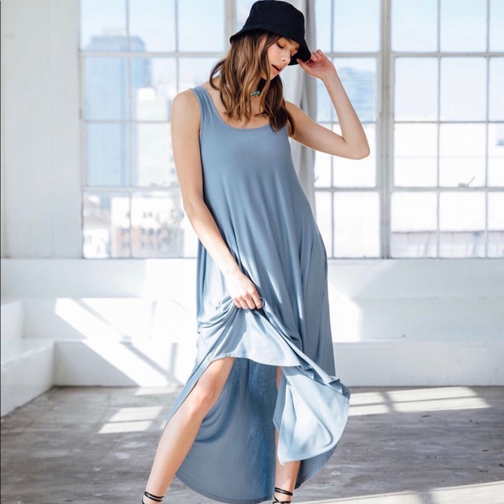 Dress , available only in color (rose )